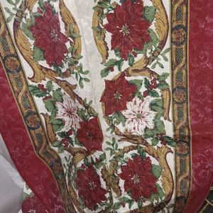 Vintage Oblong Cloth Tablecloth 116x60 Christmas Poinsetta